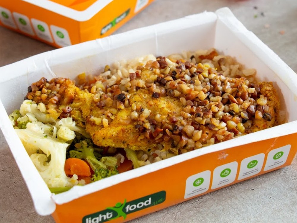 Filé de Frango em Crosta de Castanha de Caju